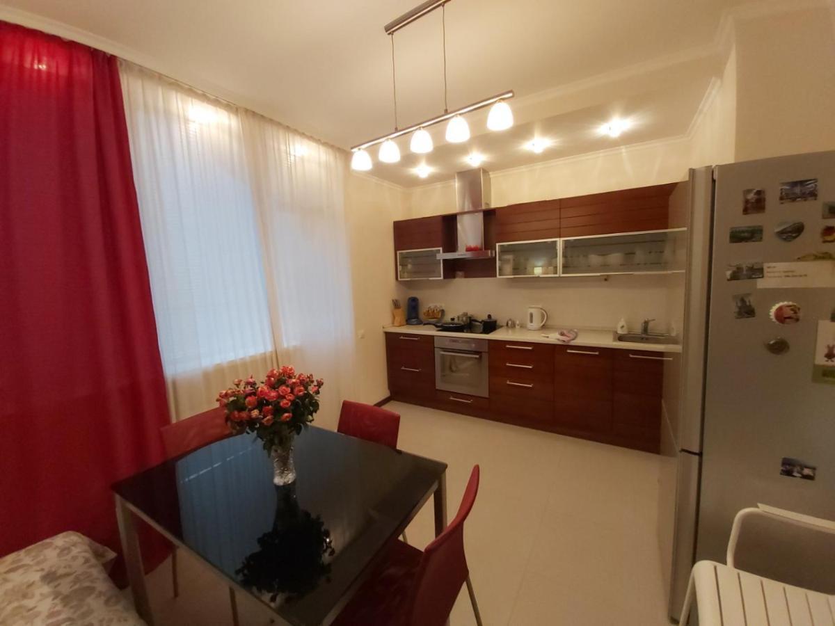 Lux Apartment, Liko Grad Kijev Kültér fotó
